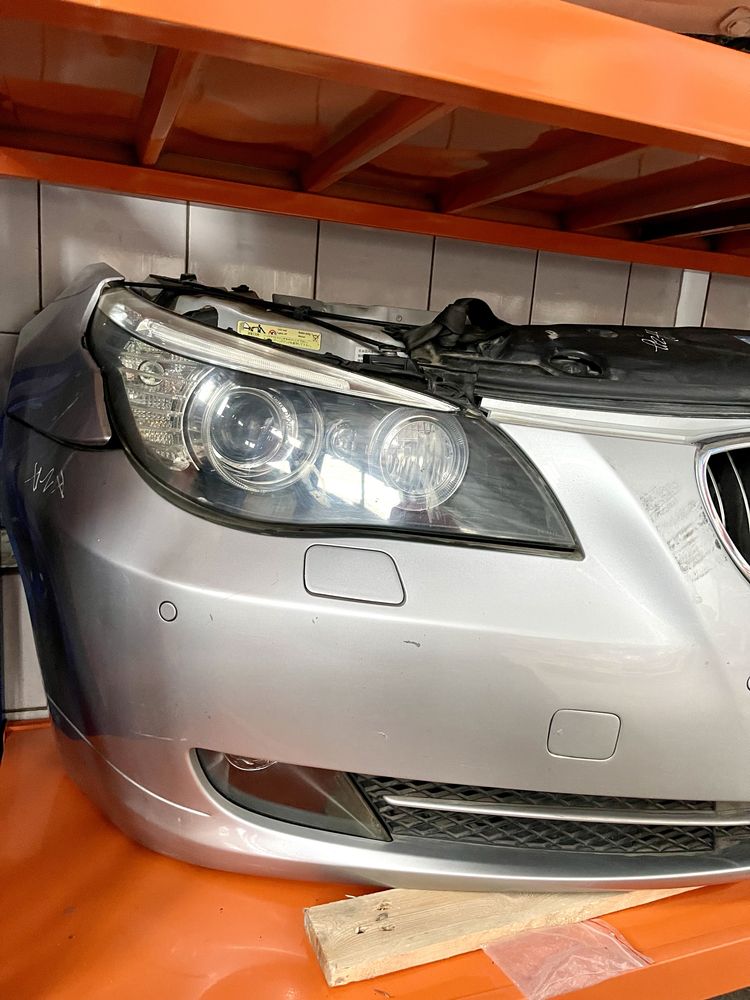 Передние фары Адаптив Рестайл на BMW E60 БМВ Е60