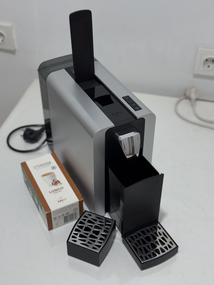 Продам кофемашину cremesso compact one
