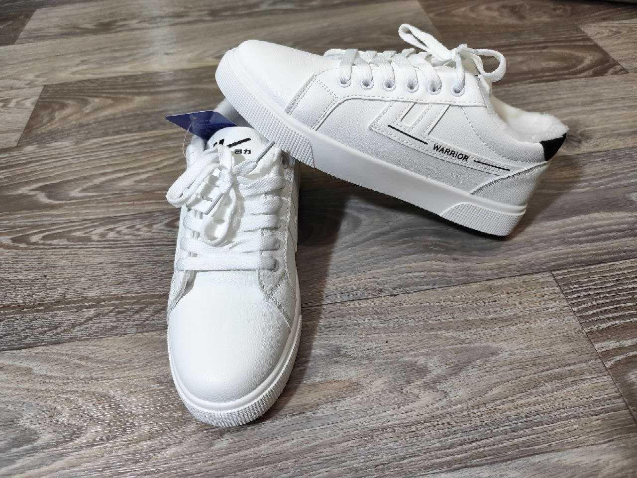 Продам тёплые кроссовки Anta женские. Продам кроссовки. Продам кеды.