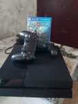 Продам PS4 с игрой