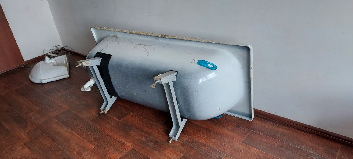 Продам ванну металлическую 170 см.