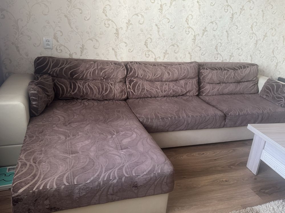 Продам диван в хорошем состоянии