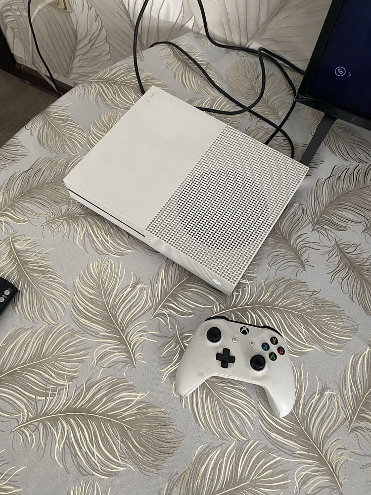 Xbox one s продам