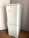 Продам холодильник indesit
