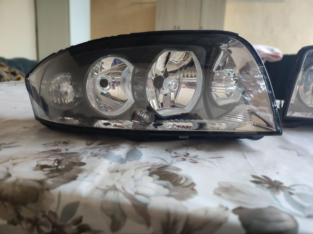 Хочу продать фары от audi
