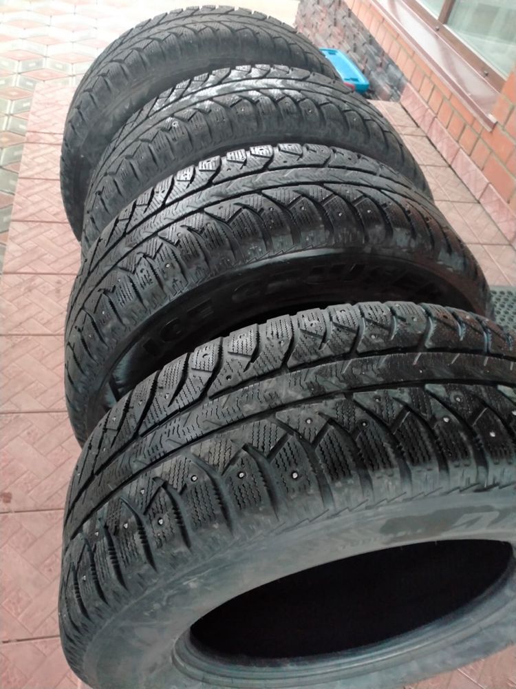 Зимние шины 285/60/R18 Bridgestone