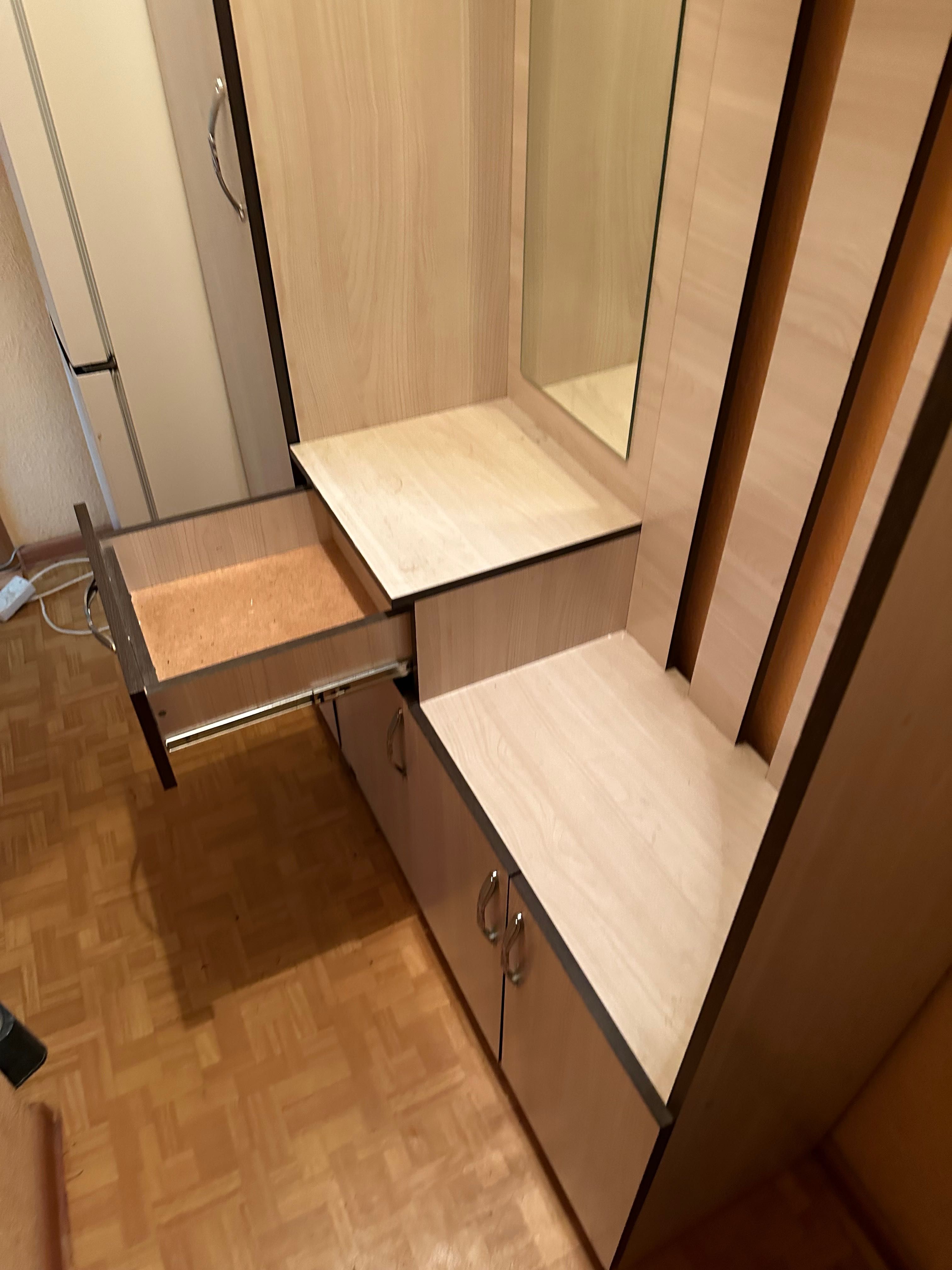 Продам прихожую функциональную