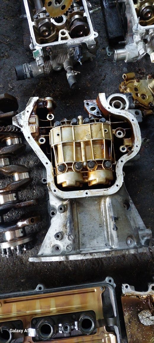 Привозные запчасти на 2AZ-FE. Объём 2.4.  Toyota.