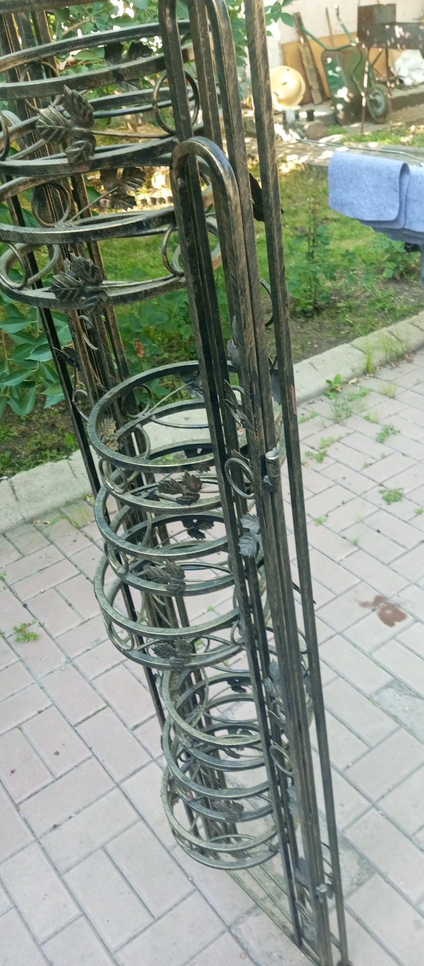 Подставка под цветы