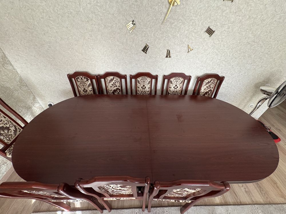 Продам стол и стулья