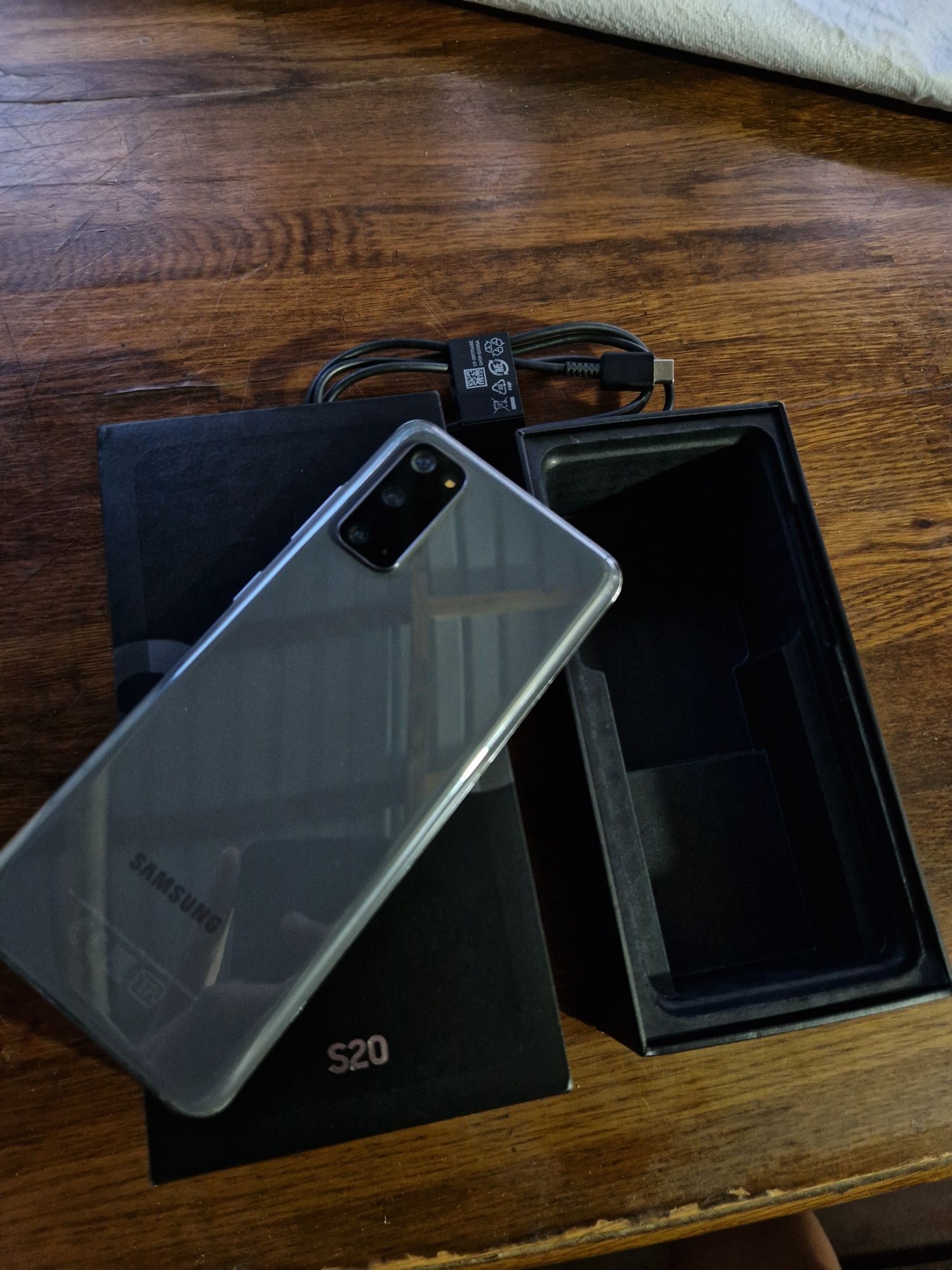 Samsung S20 128Gb продам или обмен