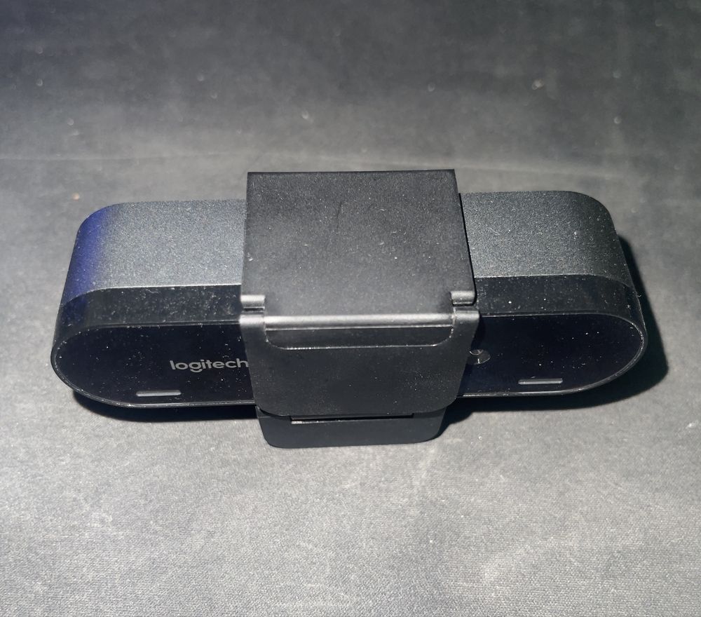 Продам веб камеру Logitech Brio