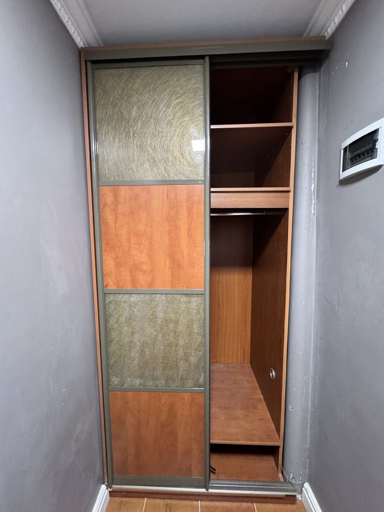 Продам шкаф для прихожей