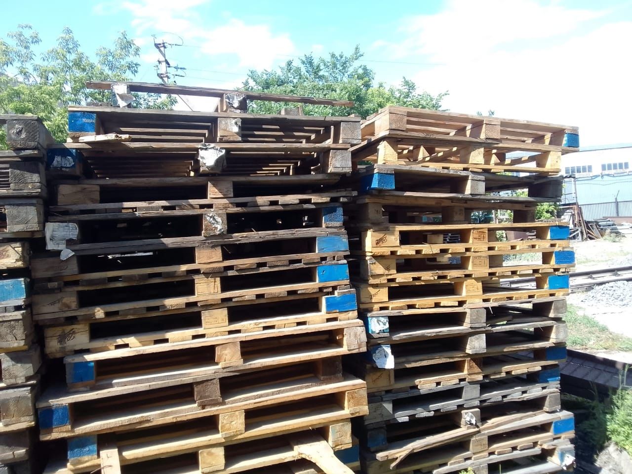 Продам поддоны 120 × 120