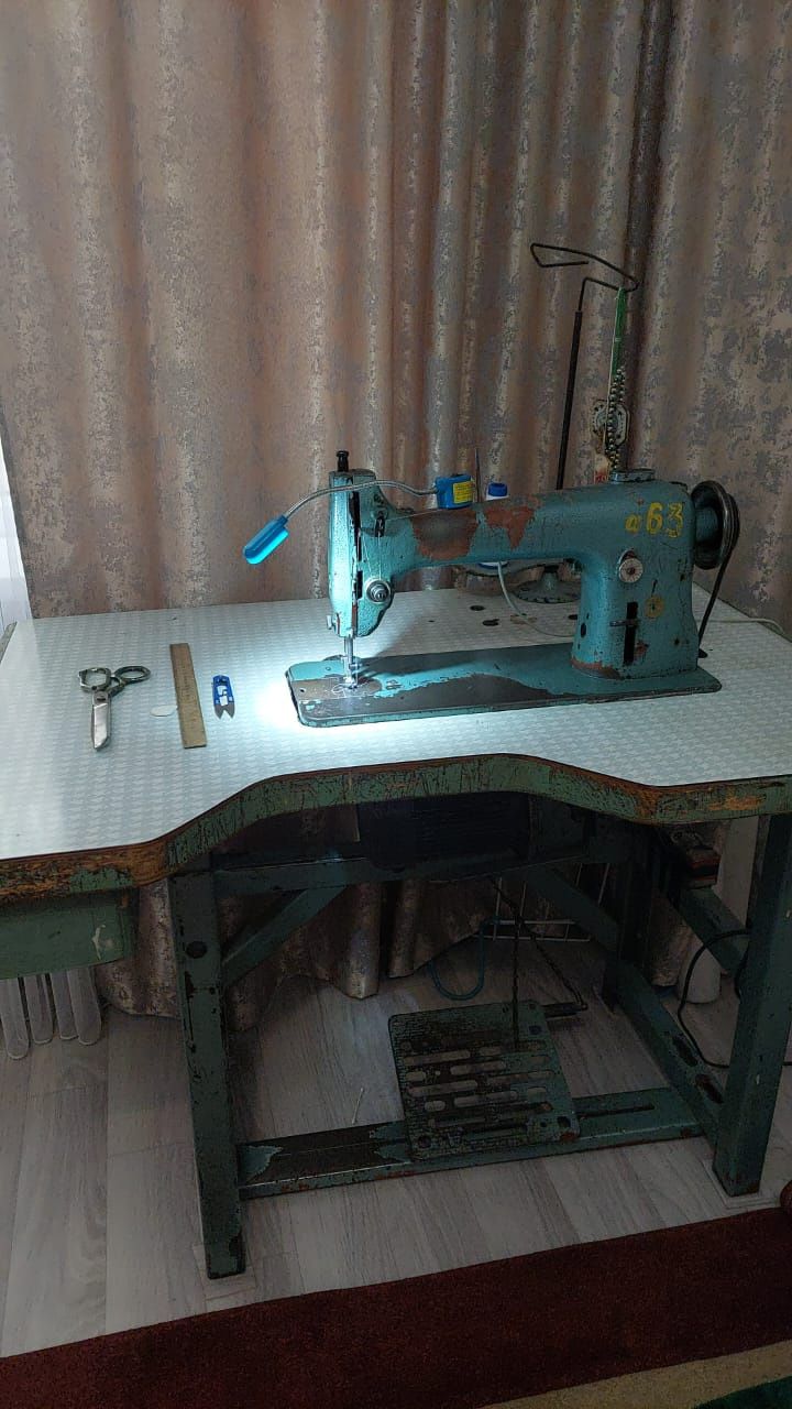 Срочно продается швейная машина