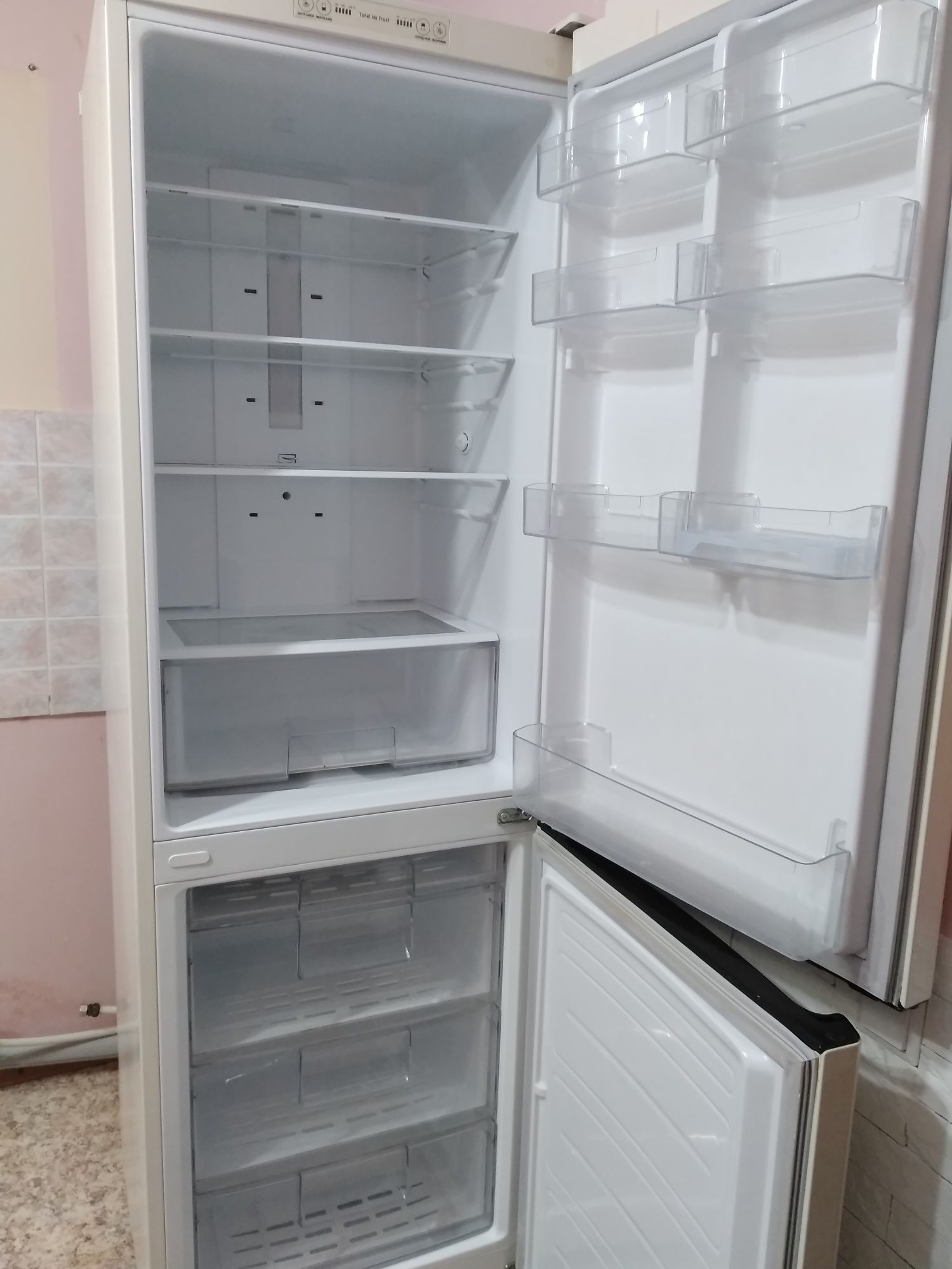 Продам холодильник LC