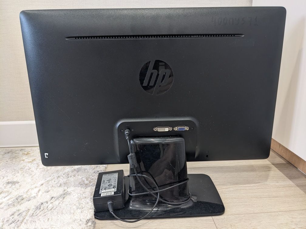 HP  P2211x monitor