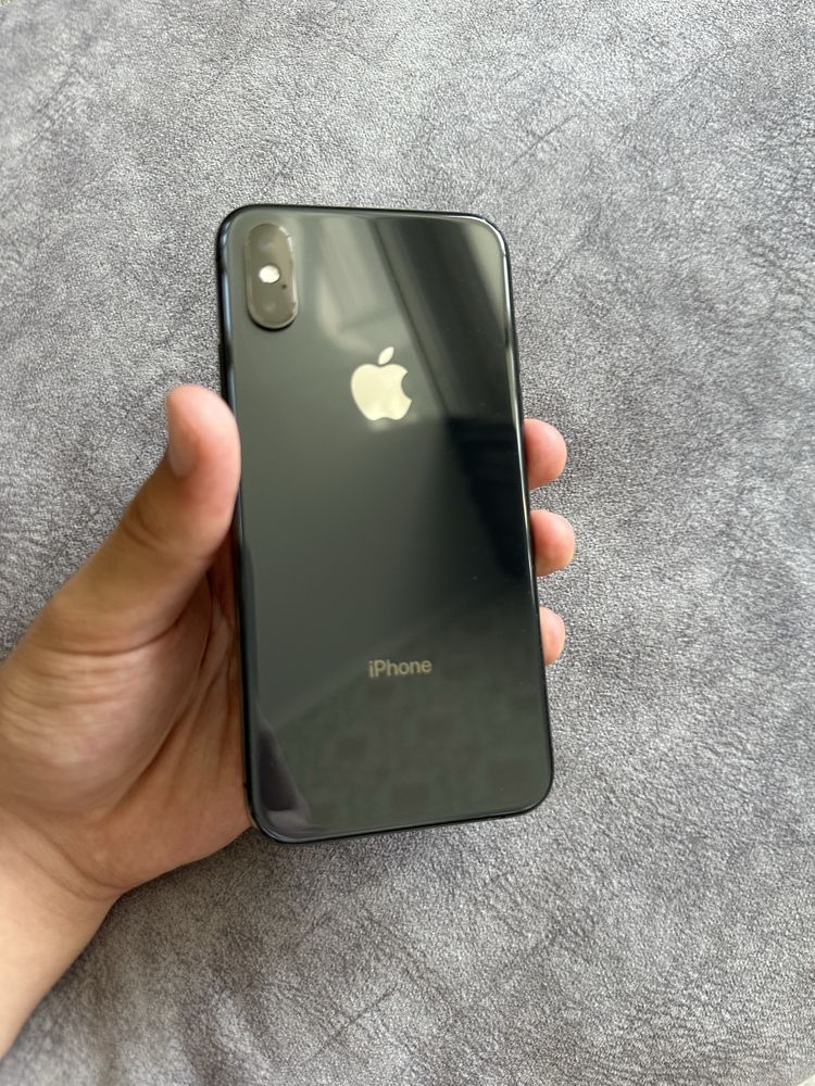 iPhone XS 64гб в отличном состоянии