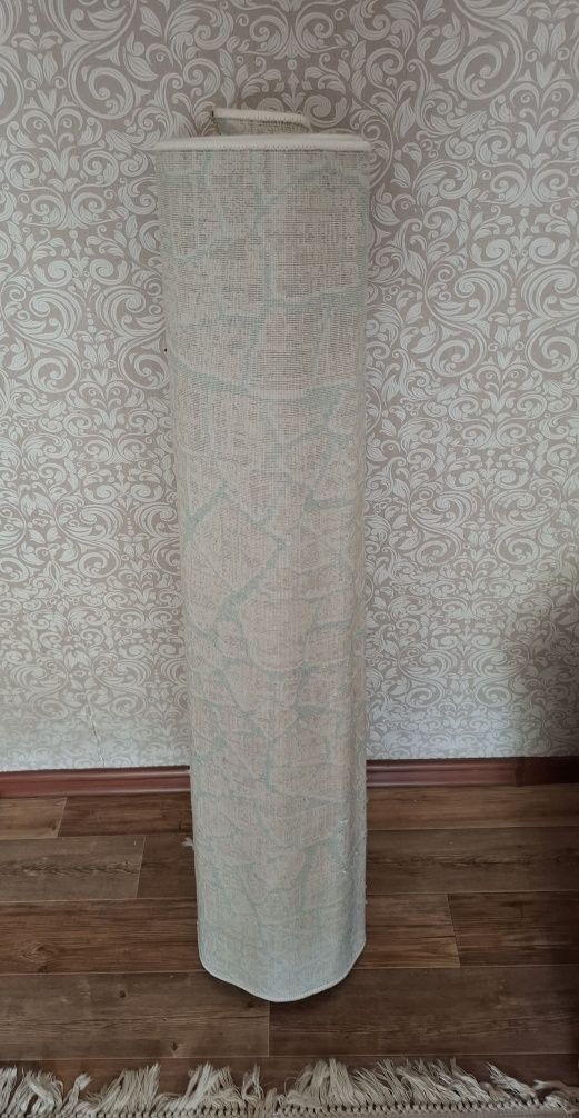 Продается палас (кілем)в отличном состоянии,