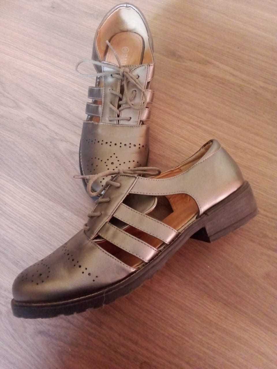 Продам туфли женские