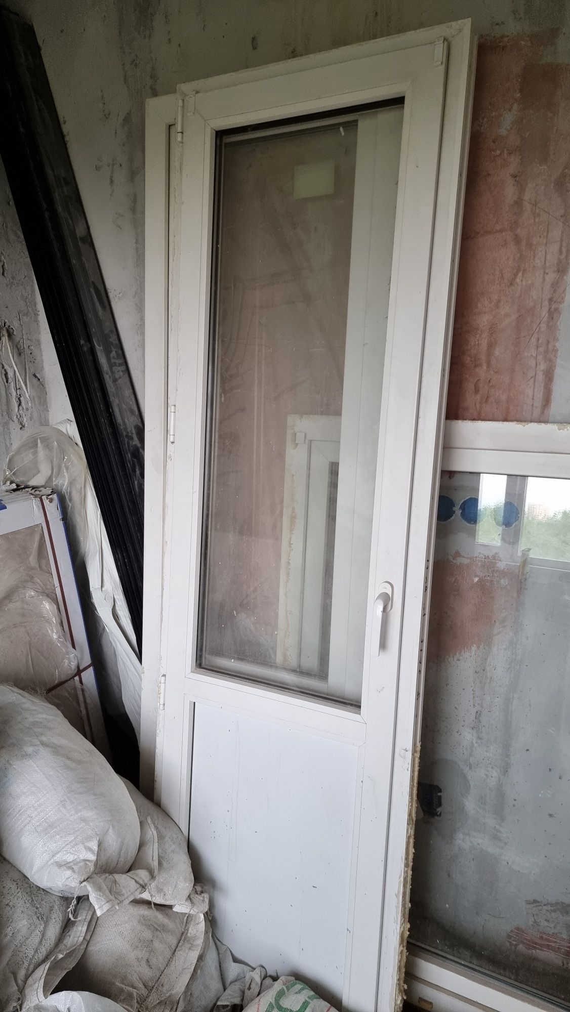 Продаётся  дверь для стеклопакета