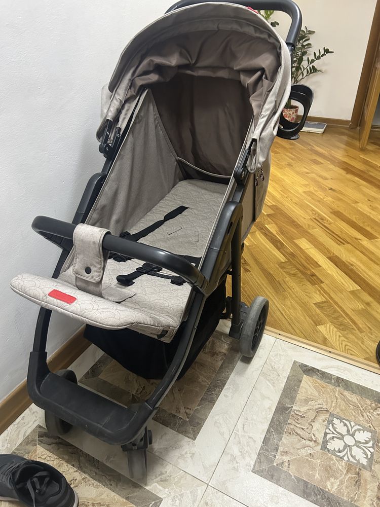 Продам коляску отличного качества