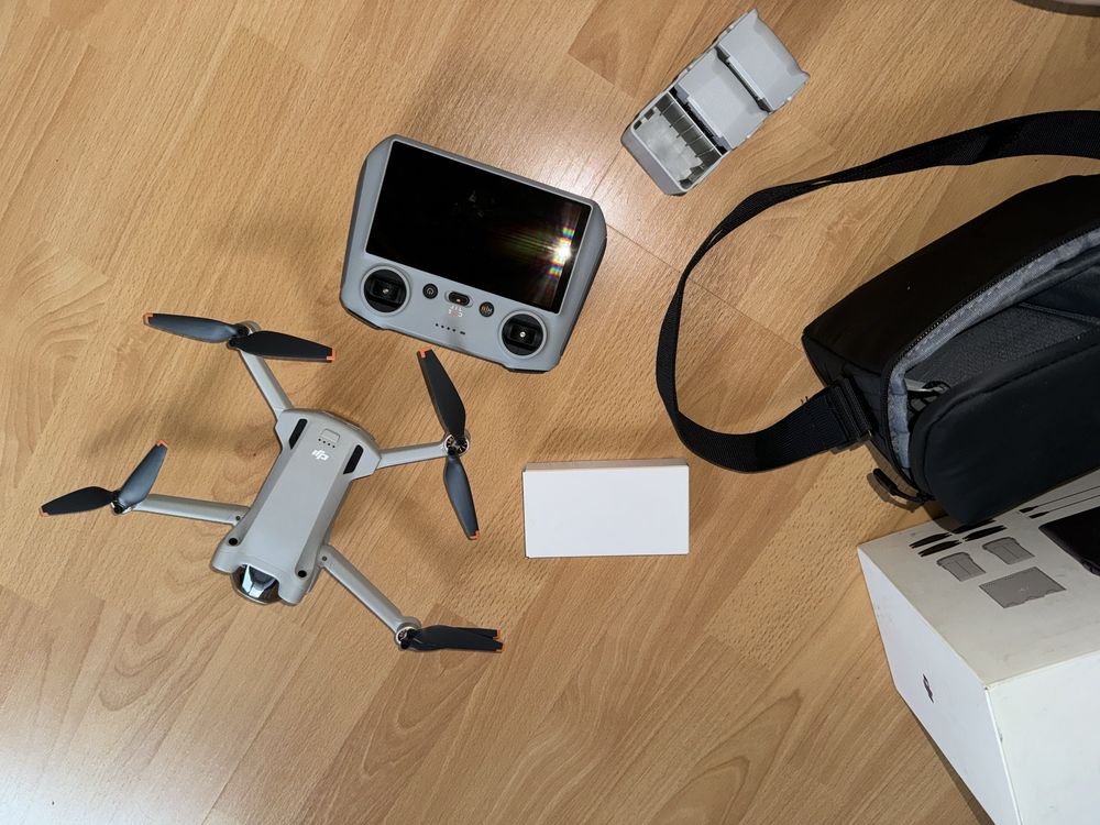 Продам абсолютно новый Дрон DJI Mini 3 Pro + Fly More Kit Plus серый