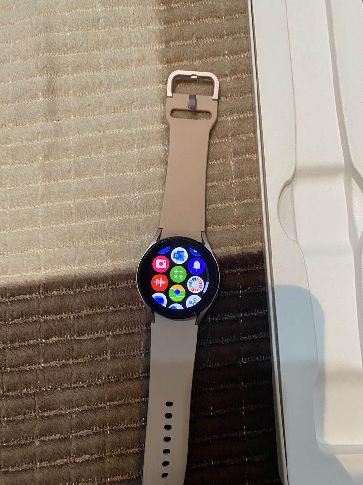 galaxy watch 4 часы