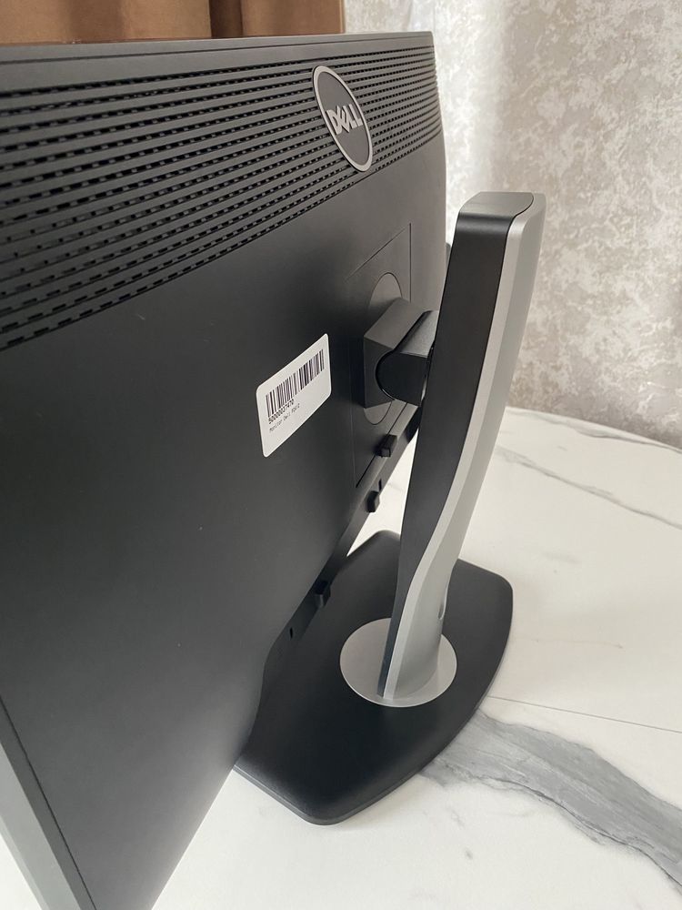 Монитор Dell P2413