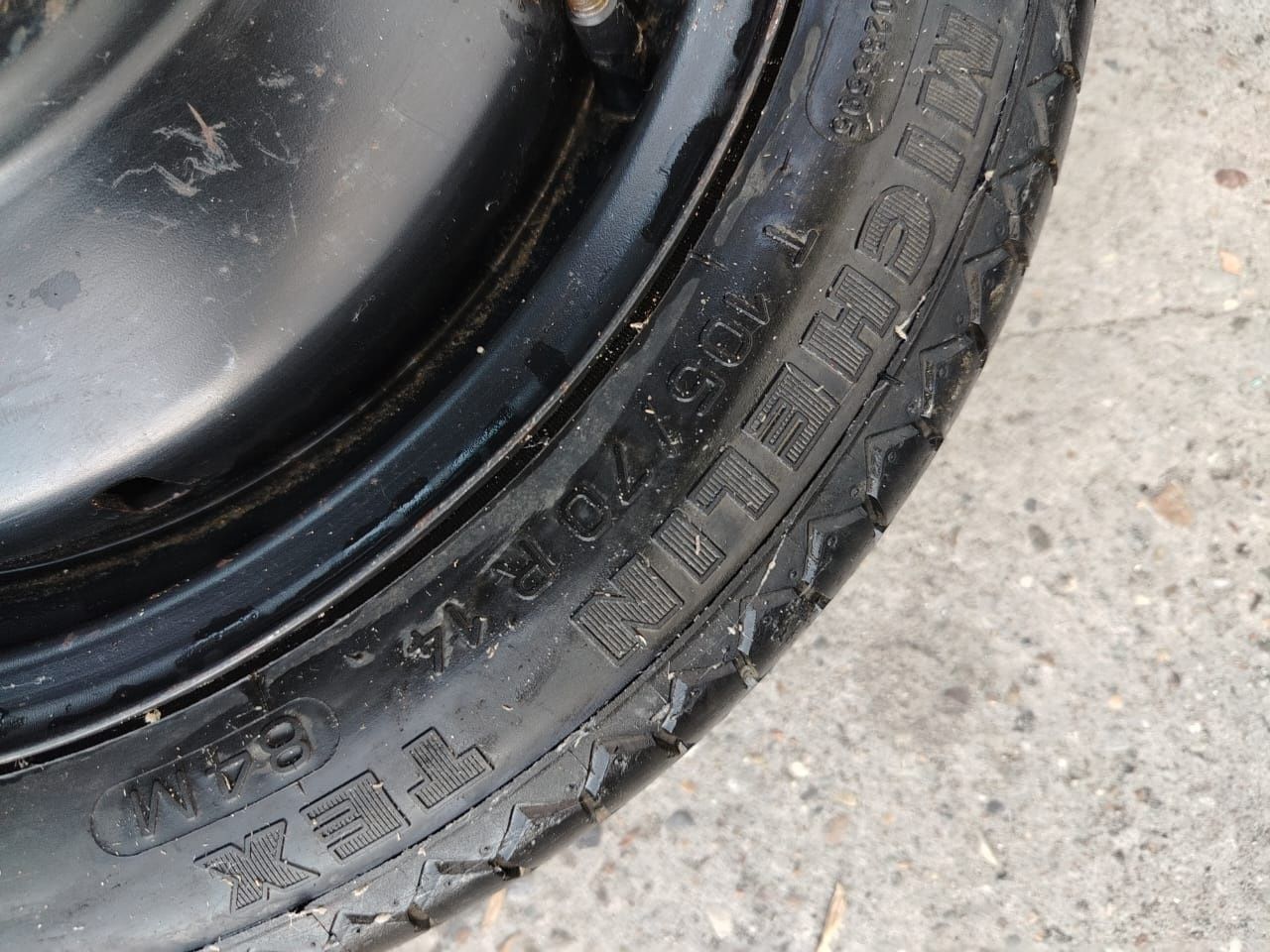 Продам шину 105/70 R141  1шт