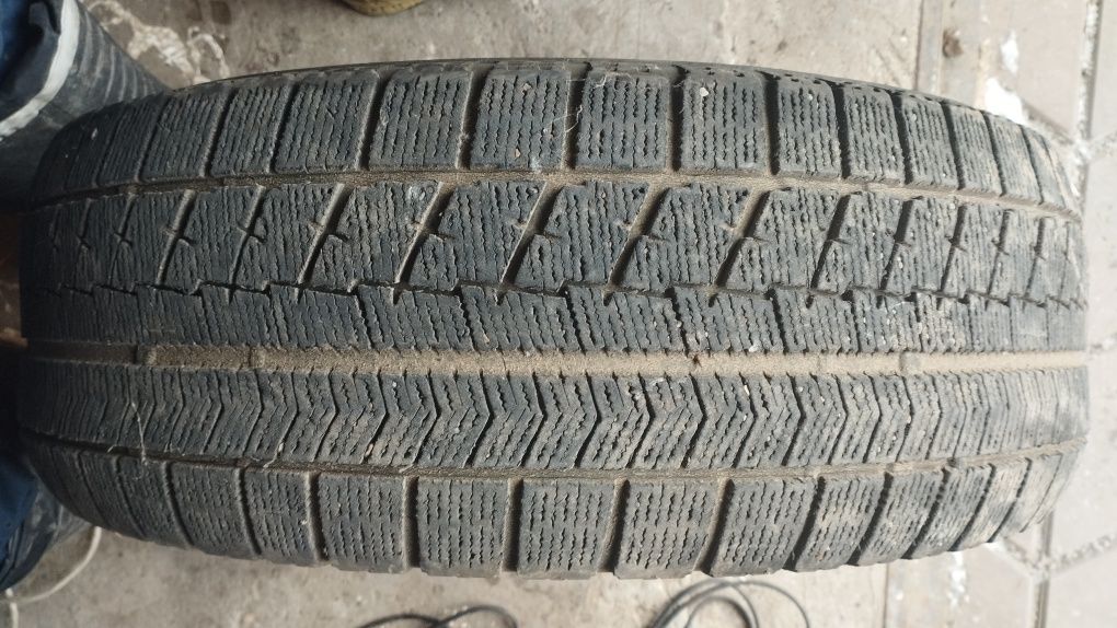 Продам зимние липучки раз16шир 205 выс5555