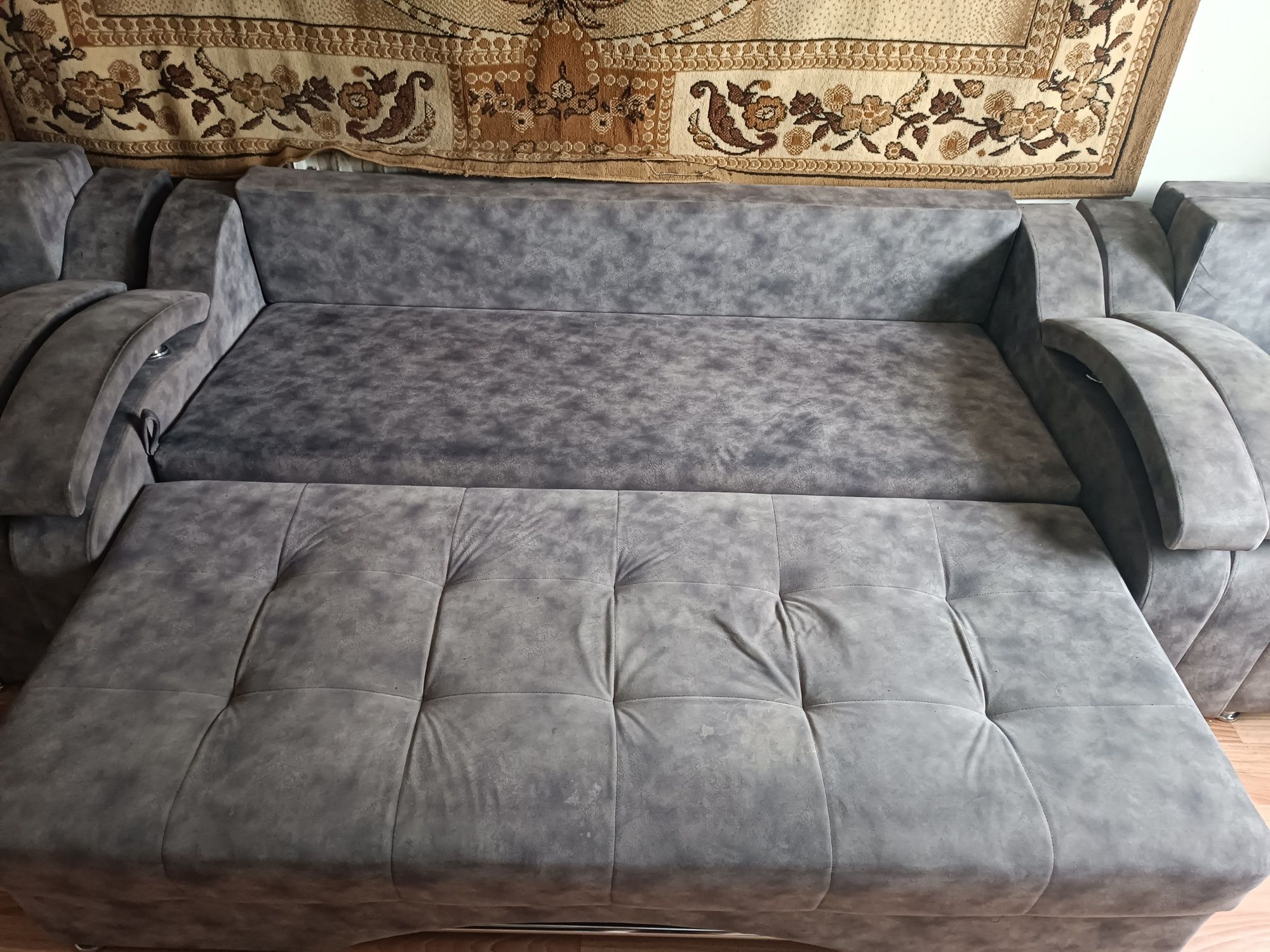 Продам диван и кресло