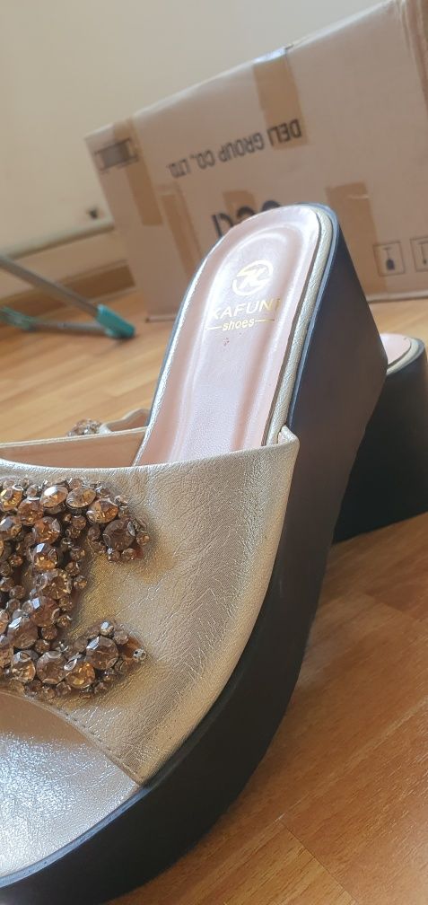 Продам обувь женское
