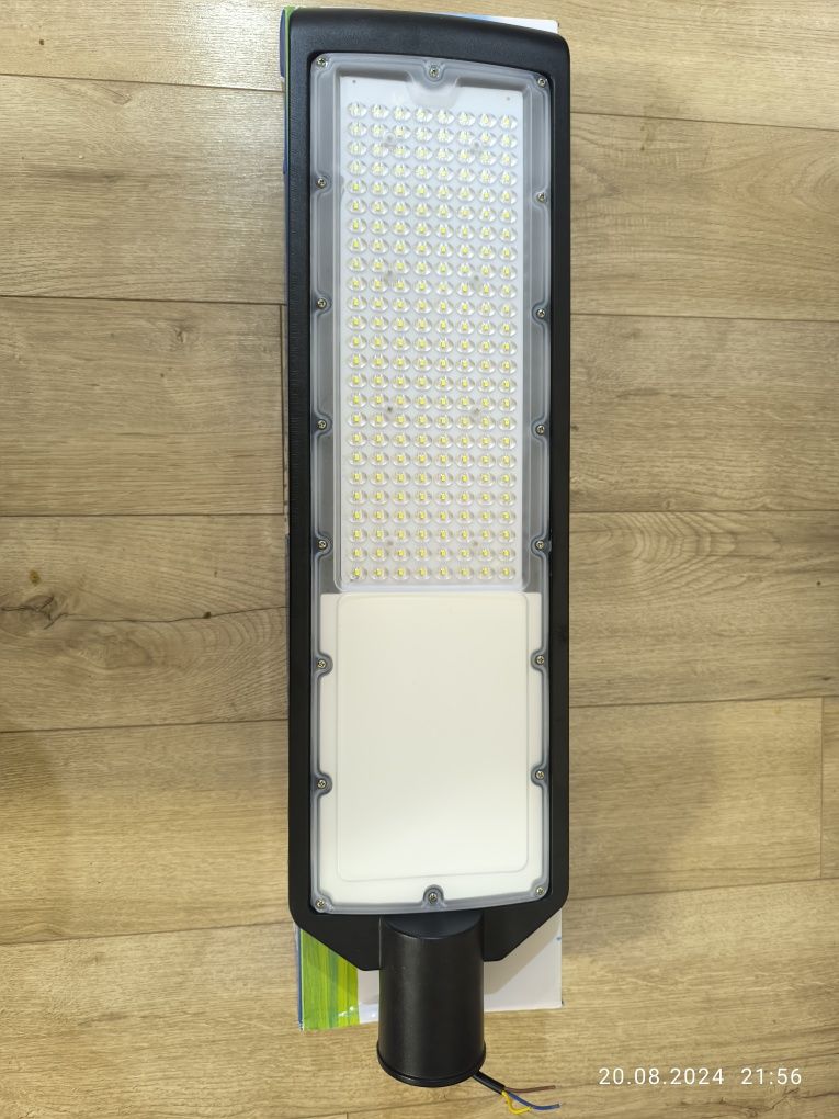 Продам Уличный консольный фонарь 200W