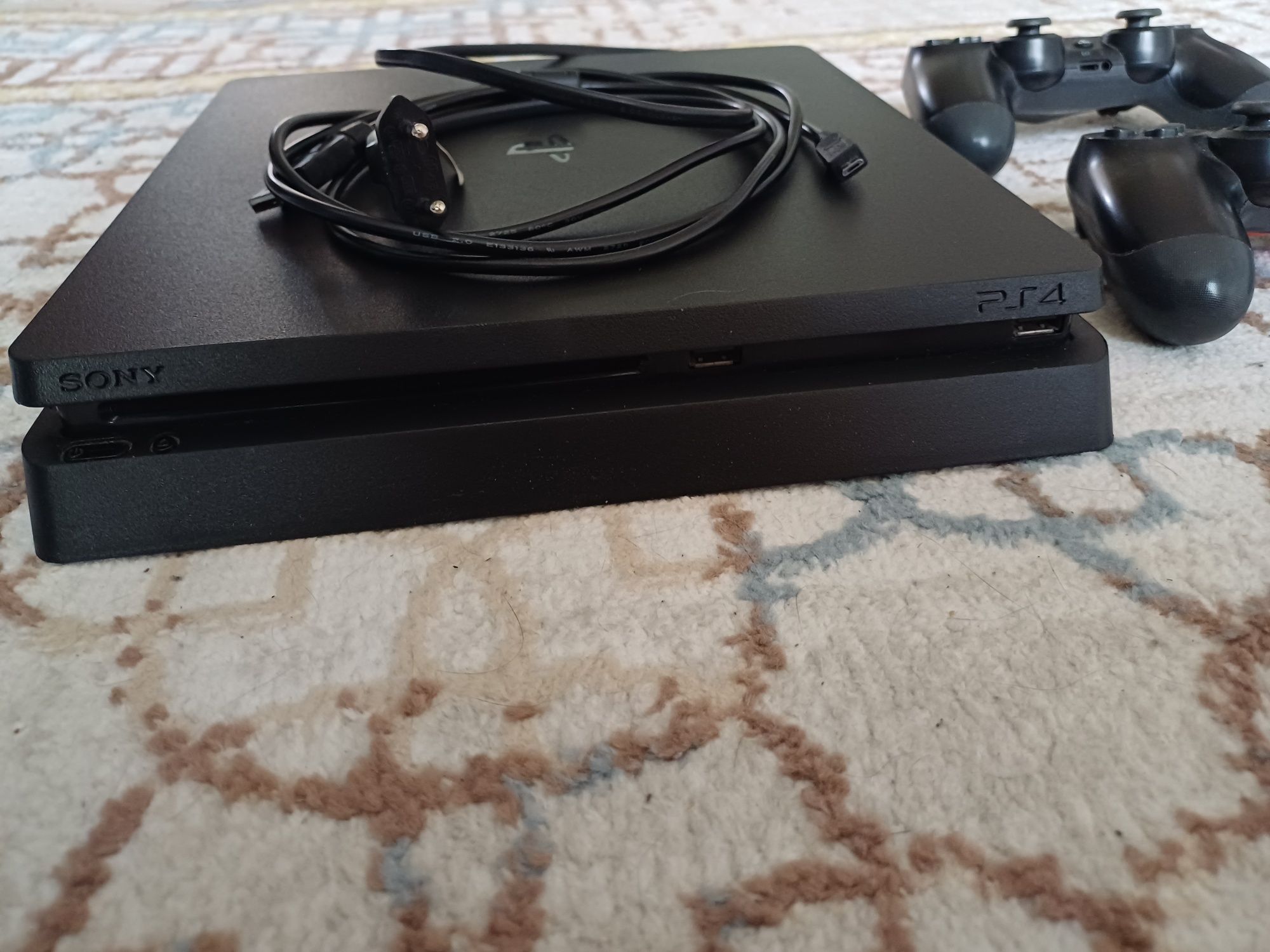 Playstation 4 slim( + игры)