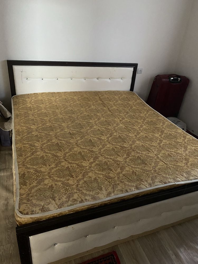 Продаю спальный срочно
