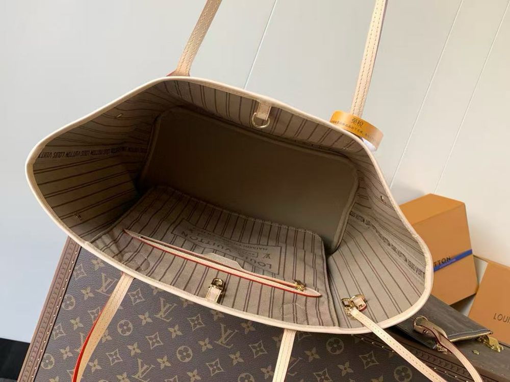 Сумка Neverfull MM Louis Vuitton LV