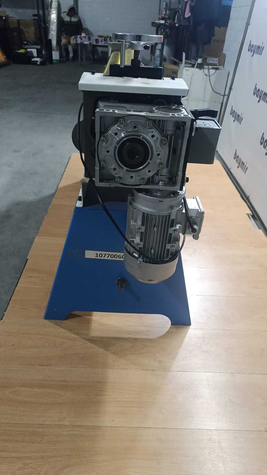 Вальцовочный станок W11G-1.5*1300 эл/мех.