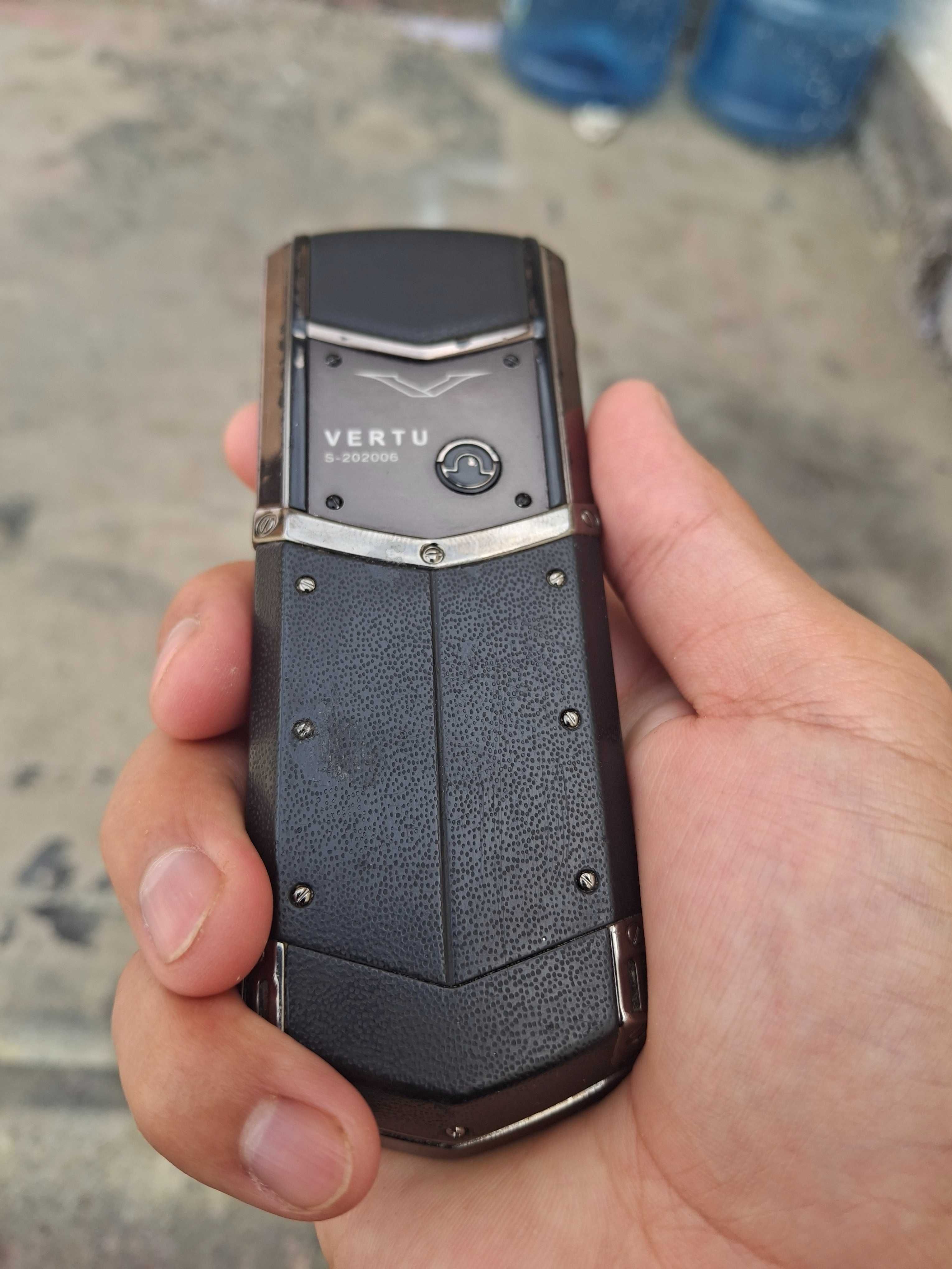 Vertu Siganture S