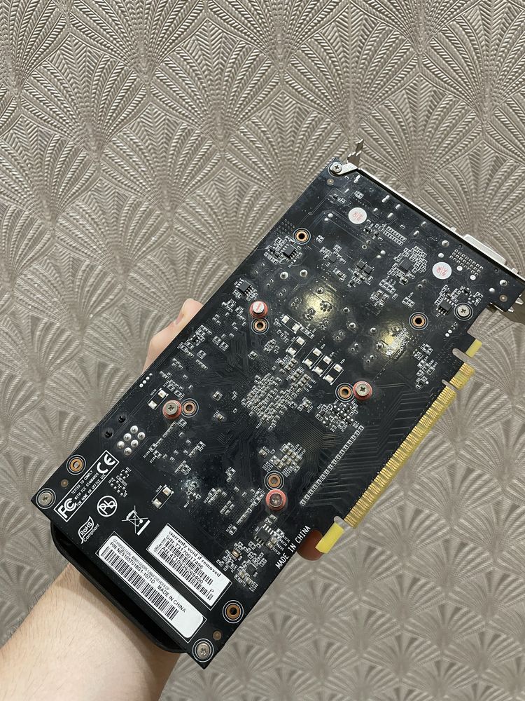 Видеокарта GTX 1050 Ti