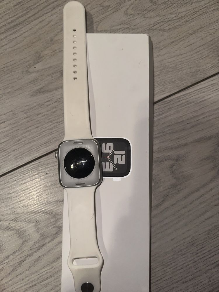 Apple Watch SE 2 Gen (2022) 44 мм