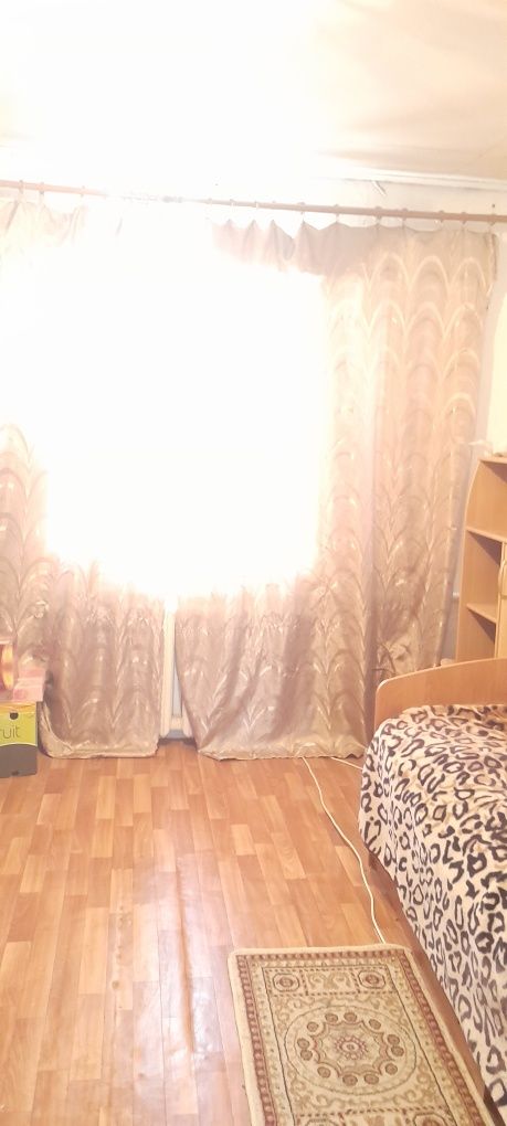 Продаётся кирпичный (красный кирпич покрытый силикатным кирпичом )