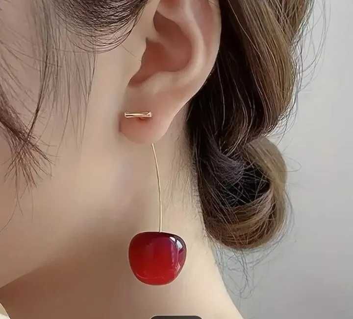 Сережки  - гвоздики с красной вишенкой. Новые