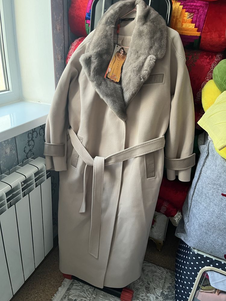 Продается пальто