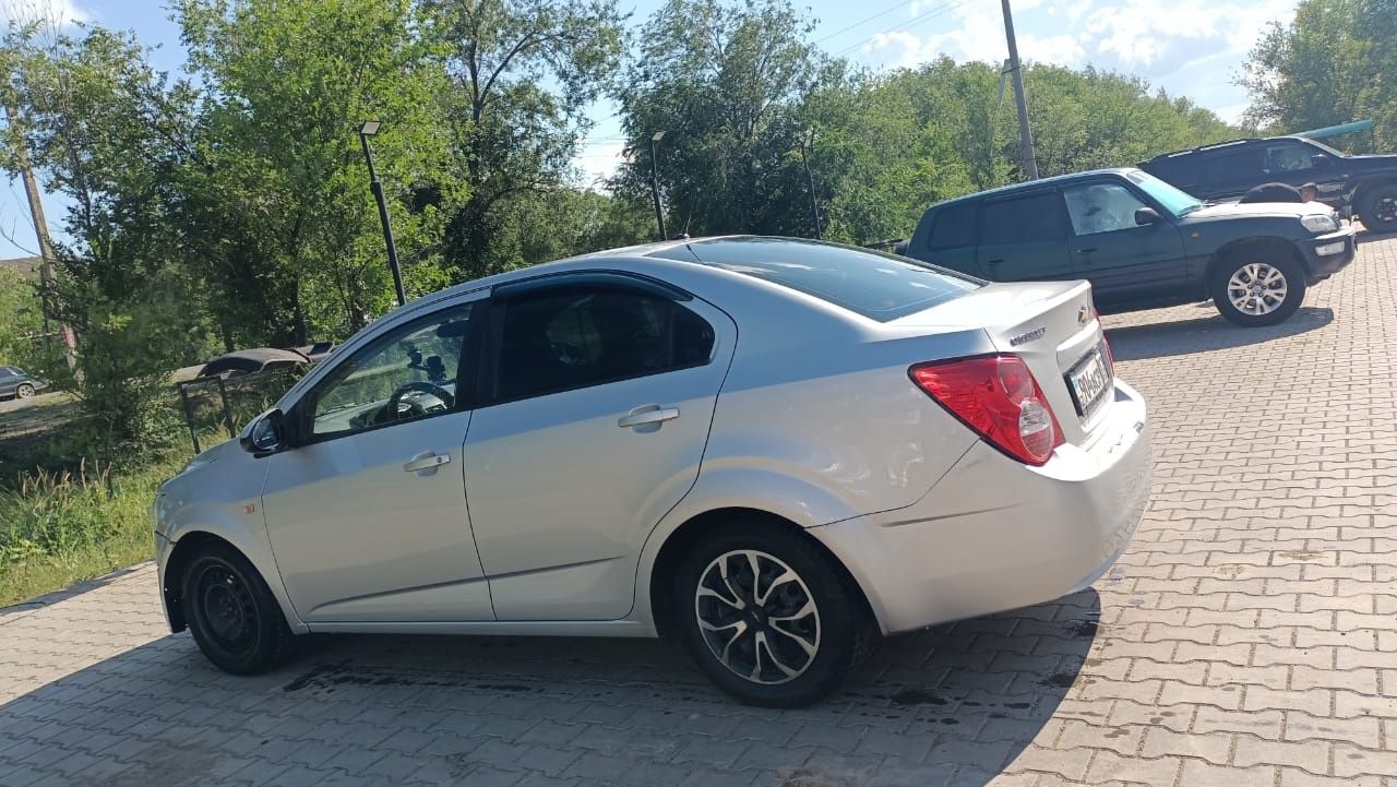 Продам машину Шевроле Авео т300