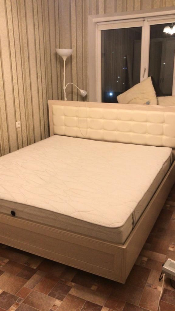 Продам двухспальную кровать