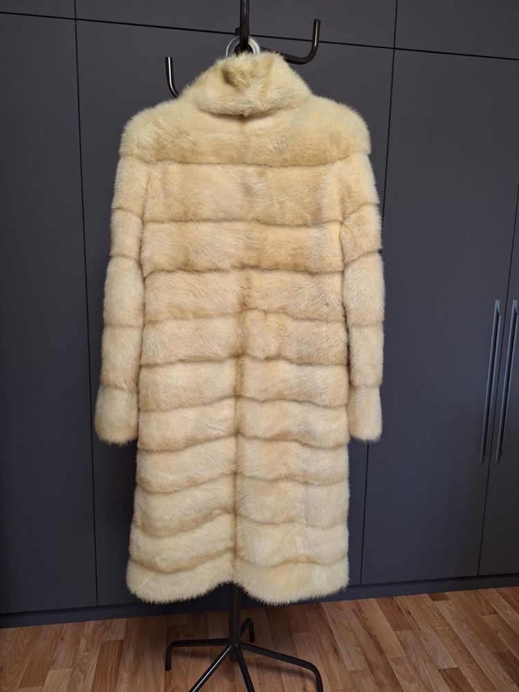 Продам норковую шубу