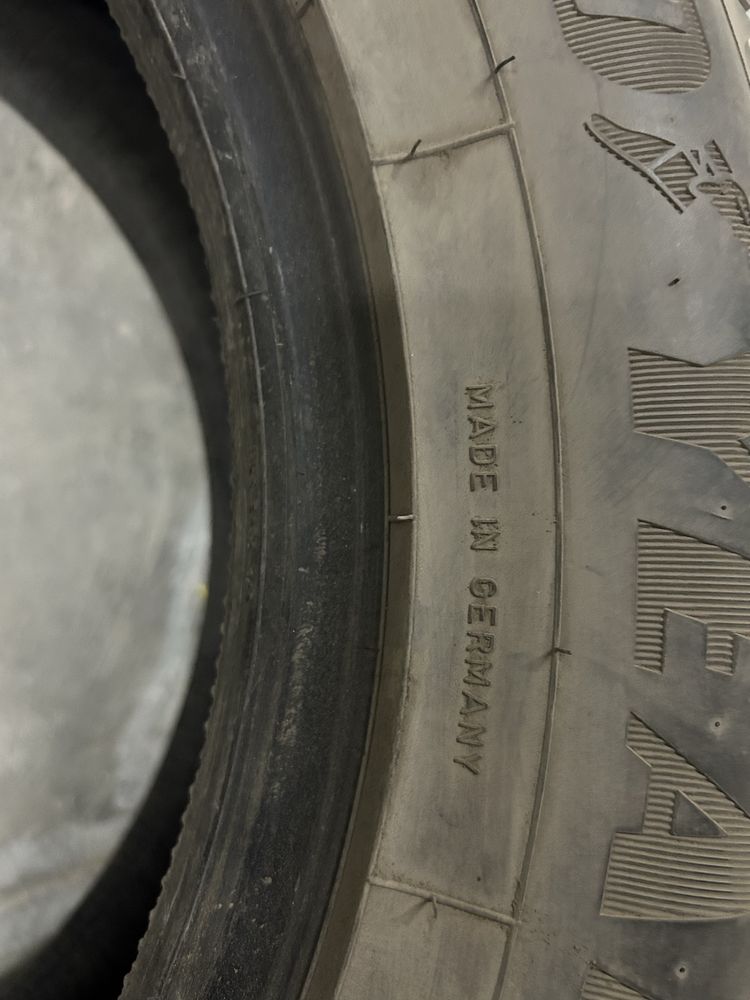 Зимние шины Goodyear 235/65 R17