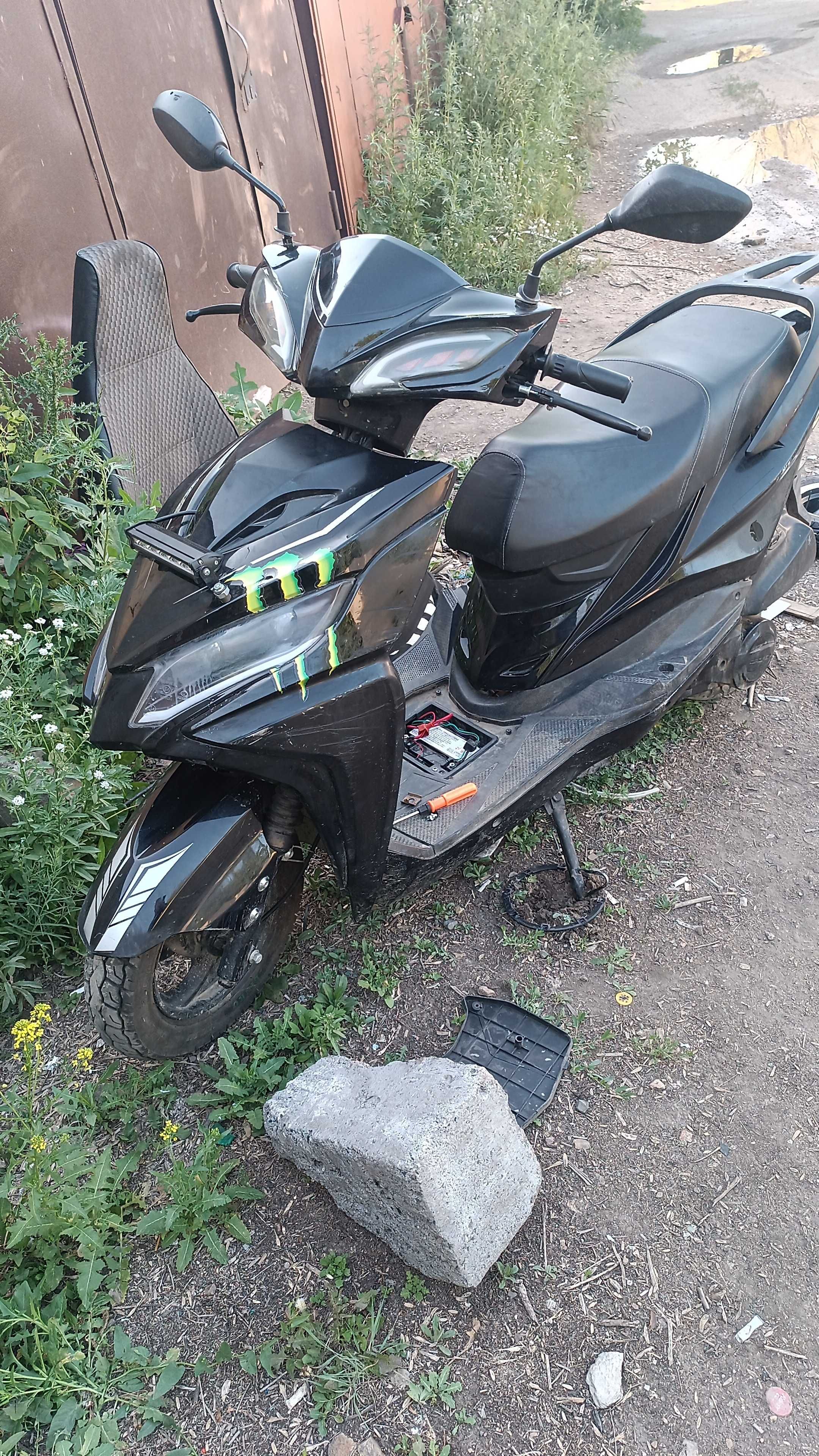 Скутер 125 кубов
