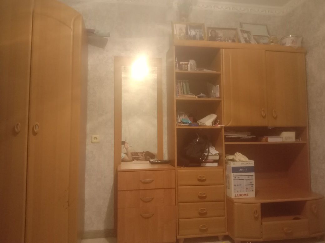 Продам стенку в гостиную,так же детская гарниту